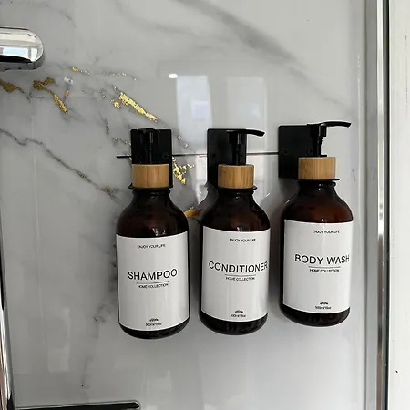 Lovely 1br & 1lr For 4p, Only 15 Min Walk To Center Apartament *